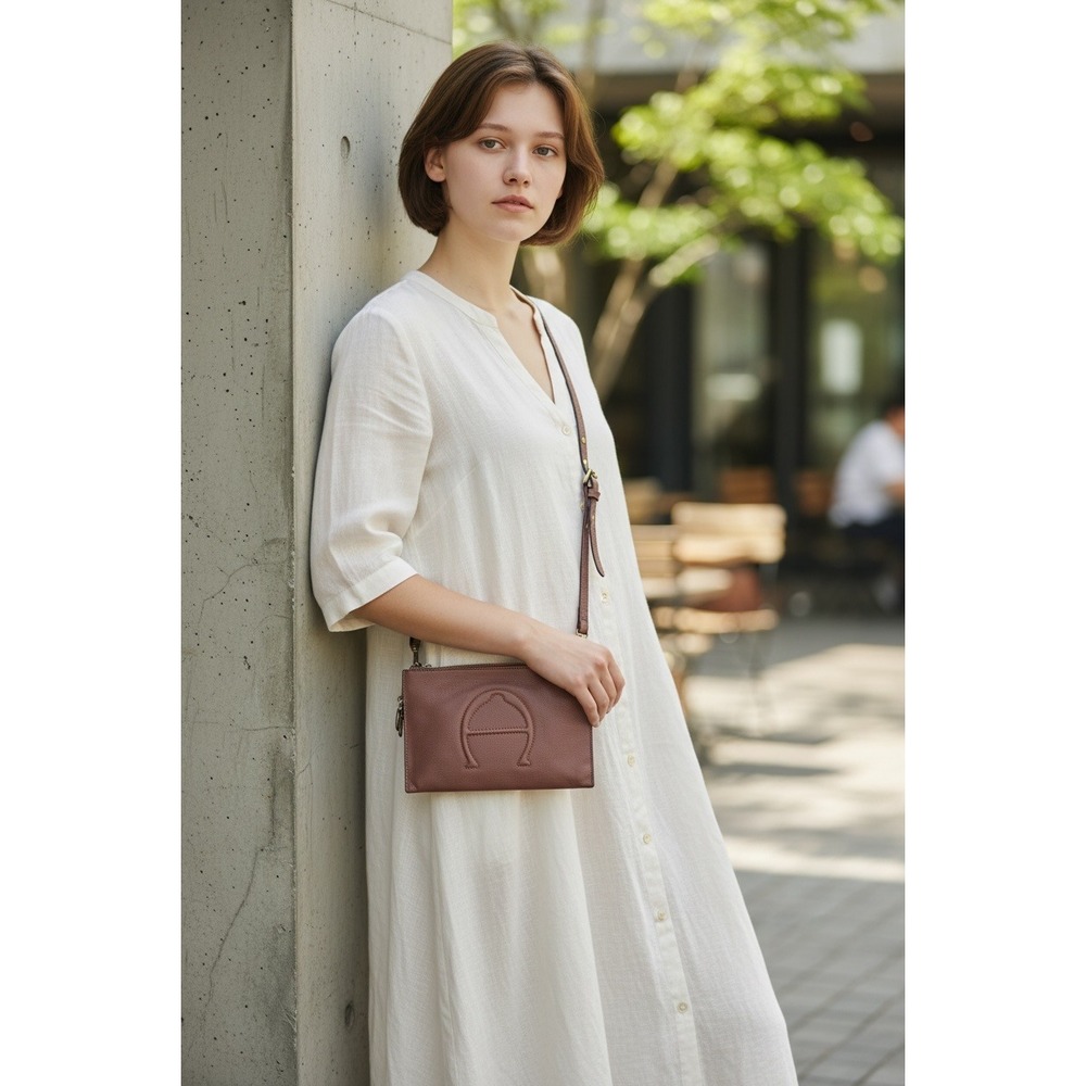 Etienne Aigner VTGE Crossbody Bag Small Brown Excellent Pebbled Leather Adeline